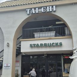 Exterior photo of Starbucks - Los Angeles, California Exterior photo of Starbucks - Los Angeles, California