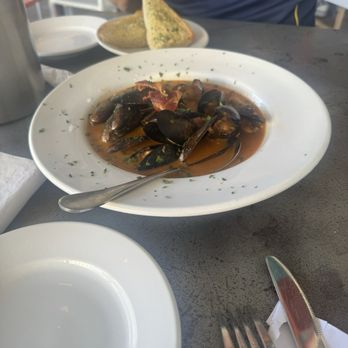 Lake House Bar and Grill - Mussels - New American Near Me - Dallas, Texas