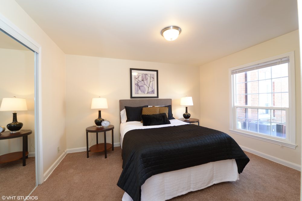 COLONIAL COURT APARTMENTS Updated August 2024 23 Photos 4544 N