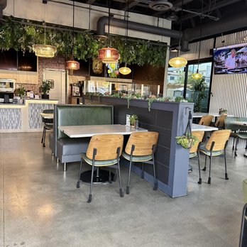 Lantern Vietnamese Kitchen - Inside - Breakfast & Brunch Near Me - Rancho Cucamonga, California