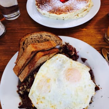 Sam's Log Cabin - Corned beef hash and strawberry pancakes - Breakfast & Brunch Near Me - Albany, California