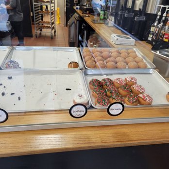 Da Vinci's Donuts - Donuts Near Me - Sandy Springs, Georgia