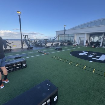 Fit Mission Beach - Rooftop class overlooking the ocean - Gyms Near Me - San Diego, California Fit Mission Beach - Rooftop class overlooking the ocean - Gyms Near Me - San Diego, California