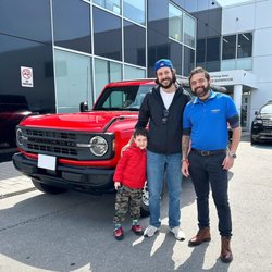 Yonge Steeles Ford Lincoln - Best Ford Deals - Delivery with customer