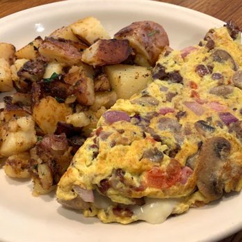 Red Apple Cafe - The Works Omelette with country potatoes - Breakfast & Brunch Near Me - Fresno, California Red Apple Cafe - The Works Omelette with country potatoes - Breakfast & Brunch Near Me - Fresno, California