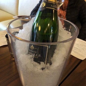 Archive Wine + Beer - Bubbles on ice. - Wineries Near Me - Reno, Nevada