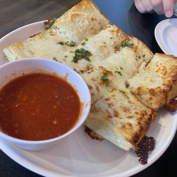 Roma Italian Kitchen - Garlic cheese bread - Italian Near Me - Fresno, California Roma Italian Kitchen - Garlic cheese bread - Italian Near Me - Fresno, California