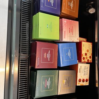 Royce' Chocolate - Santa Clara - Refrigerated chocolate boxes - Chocolatiers & Shops Near Me - Santa Clara, California Royce' Chocolate - Santa Clara - Refrigerated chocolate boxes - Chocolatiers & Shops Near Me - Santa Clara, California