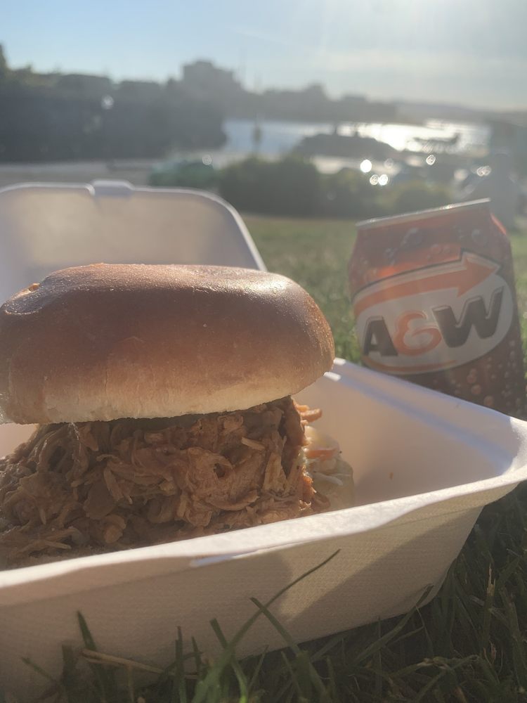 Fork'n Pork Logo