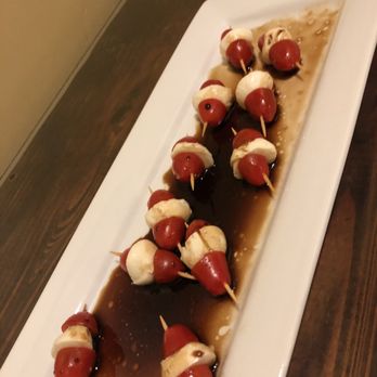 High Ridge Manor - Snack with wine - Bed & Breakfast Near Me - Paso Robles, California