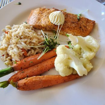 Baily's Old Town - Salmon dish from business elegance lunch menu - New American Near Me - Temecula, California Baily's Old Town - Salmon dish from business elegance lunch menu - New American Near Me - Temecula, California