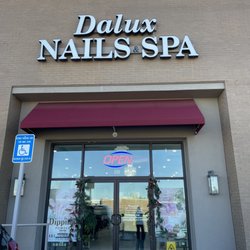 Dalux Nails and Spa - Outside