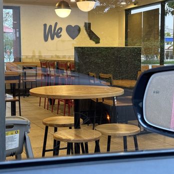 Wendy's - Inside - Burgers Near Me - Petaluma, California Wendy's - Inside - Burgers Near Me - Petaluma, California
