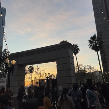 Harbor House - New American Near Me - Los Angeles, California