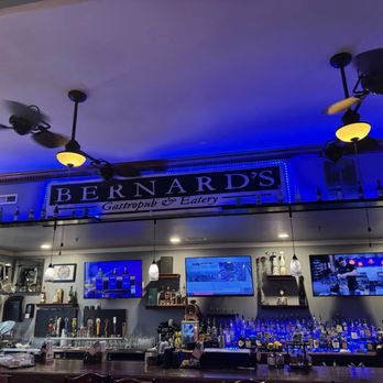 Bernard's - Bar area - New American Near Me - Roanoke, Virginia
