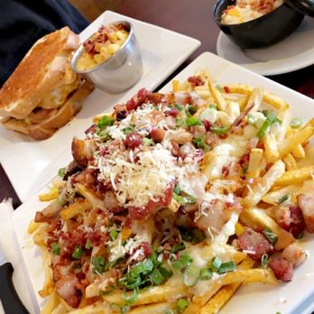 Pig N Pig - ‍ The Belly Burger Dominator Fries Sweet Tea Baked Mac n cheese Mashed potatoes - Barbeque Near Me - Fullerton, California