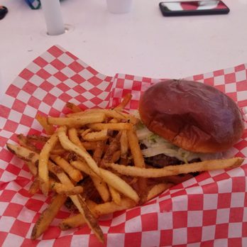 Dot's Diner - Dot's burger and fries - Diners Near Me - Bisbee, Arizona