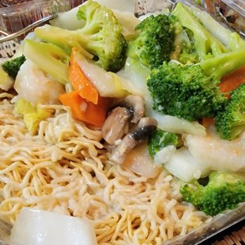 Little Mandarin - a plate of noodles and vegetables - Chinese Near Me - San Rafael, California Little Mandarin - a plate of noodles and vegetables - Chinese Near Me - San Rafael, California