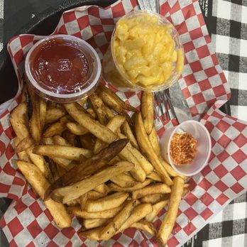 Collierville Commissary - Mac and cheese and fries - Barbeque Near Me - Collierville, Tennessee Collierville Commissary - Mac and cheese and fries - Barbeque Near Me - Collierville, Tennessee