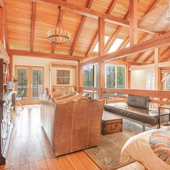 Barn on the Pond - Room #2 Loft Queen and twin - Vacation Rentals Near Me - Saugerties, New York Barn on the Pond - Room #2 Loft Queen and twin - Vacation Rentals Near Me - Saugerties, New York