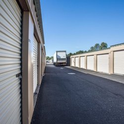 Rim Country Self Storage - Close-up lock on drive-up self storage units and moving trucks for rent in Payson, AZ