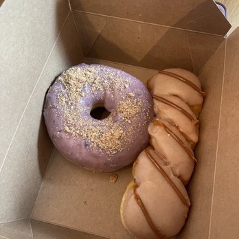 Birdies - Blueberry, abs the famous horchata donut - Donuts Near Me - Los Angeles, California Birdies - Blueberry, abs the famous horchata donut - Donuts Near Me - Los Angeles, California