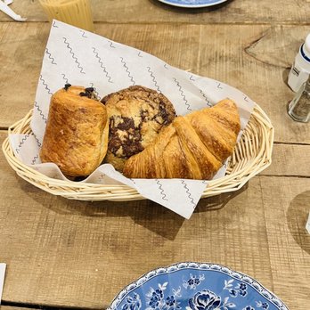 maman - Pastry Assortment Baked Goods for 2 (chef's selection and dine-in only) - Cafes Near Me - New York, New York