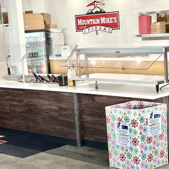 Mountain Mike's Pizza - When I arrived at noon, nothing in the buffet was ready for the lunch crowd, except a limited, mediocre salad bar. - Pizza Near Me - Chino, California