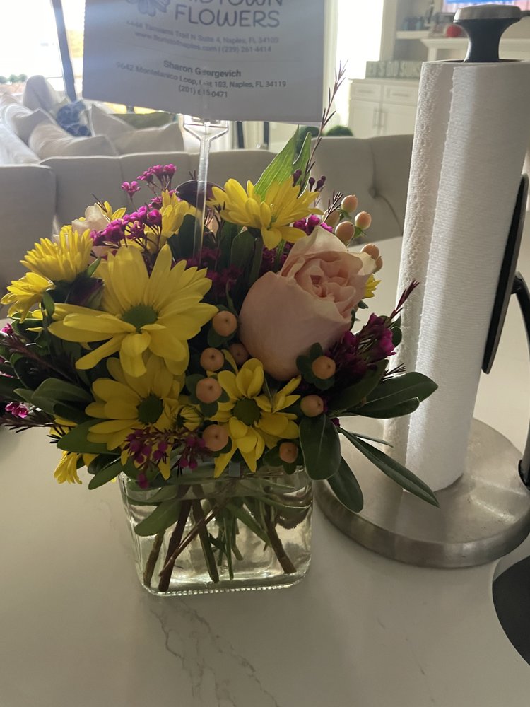 MIDTOWN FLOWERS Updated October 2024 23 Photos & 18 Reviews 4444