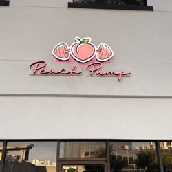 Peach Pump - New gym for women. Love the decorations.