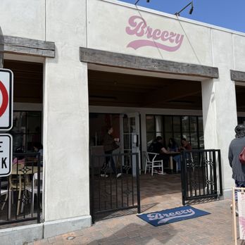 Breezy - Outside Front View - Breakfast & Brunch Near Me - San Juan Capistrano, California