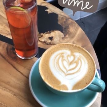 Canary Coffee Bar - Vanilla Latte & Hibiscus Tea - Coffee & Tea Near Me - Milwaukee, Wisconsin