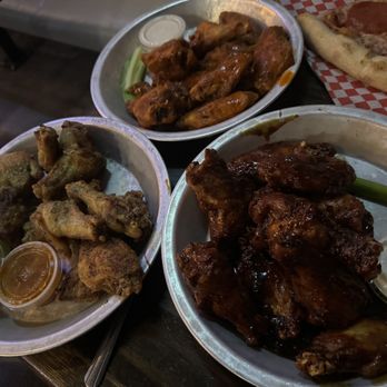 600 Degrees - Assorted wings - ranch dry rub, hot, Korean bbq - Bars Near Me - Round Rock, Texas