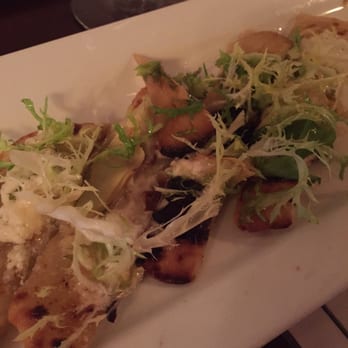 Flight 102 Wine Bar - Flatbread - Wine Bars Near Me - Bourbonnais, Illinois