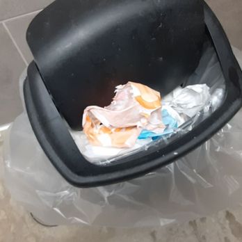 7-Eleven - Overflowing trash - Convenience Stores Near Me - Midlothian, Texas