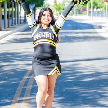 Versatile Photography - Senior Pictures - Photo Booth Rentals Near Me