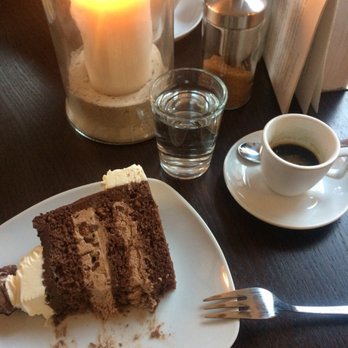 Dat Tortenhus - Schokotorte mit feiner Minz-Note. Dazu Espresso. - Cafes Near Me - Waren, MV Dat Tortenhus - Schokotorte mit feiner Minz-Note. Dazu Espresso. - Cafes Near Me - Waren, MV