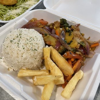 El Pollo Kri-ollo - Veggie saltado - Peruvian Near Me - corona, California