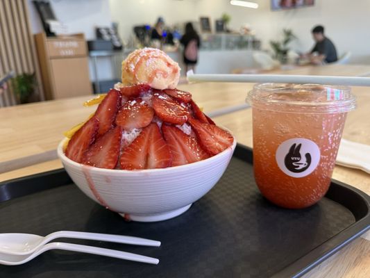 UYU cafe, 23622 Rockfield Blvd, Ste 702, Lake Forest, CA 92630, US
