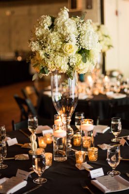 Loves Me Flowers by null