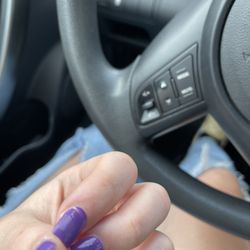 Lynn Nails & Spa - Cracked nail