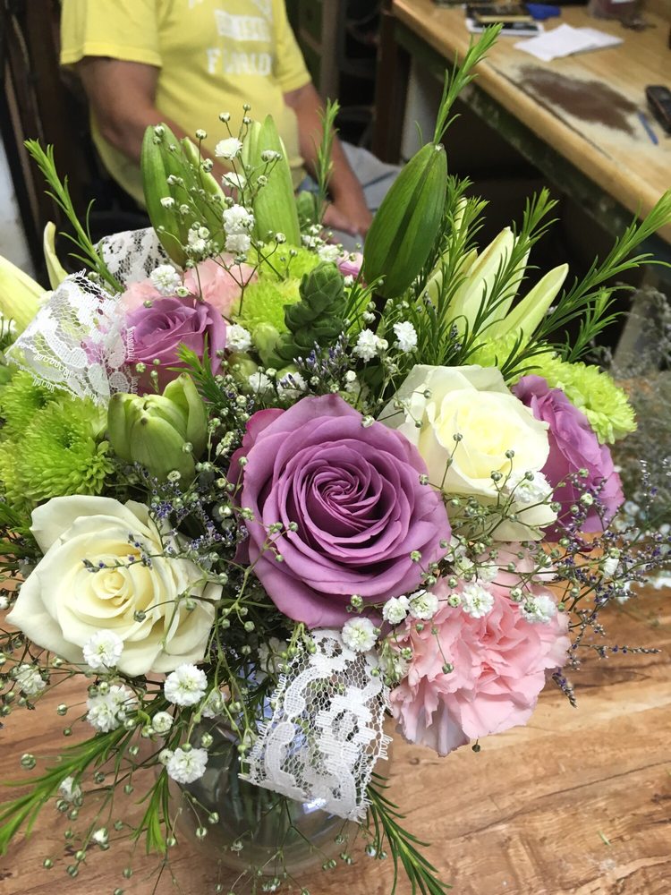 ALLEN COUNTY FLORIST Updated September 2024 301 N Court St