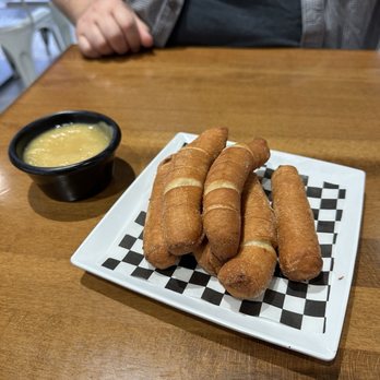 Made in Medellin Chicken - Deditos de queso x 6 - Colombian Near Me - Houston, Texas Made in Medellin Chicken - Deditos de queso x 6 - Colombian Near Me - Houston, Texas