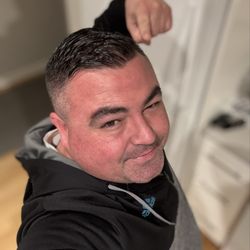 Waves & Fades Barbershop - That fade tho. Dooood psyched