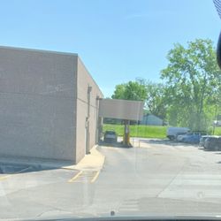 Walgreens - Drive through for pharmacy