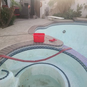 Legacy pools - Before - Pool Cleaners Near Me