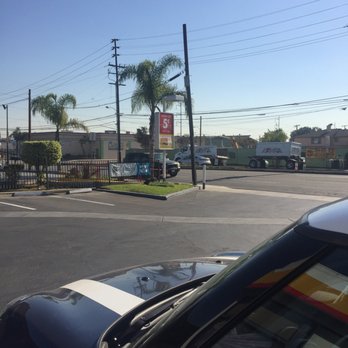 Kim Shell Station - This Shell franchise advertises the use of Shell card rewards but does not honor it. - Gas Stations Near Me - Inglewood, California