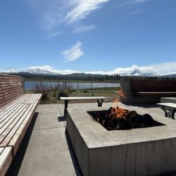 Lakeside Bistro - Outside patio area