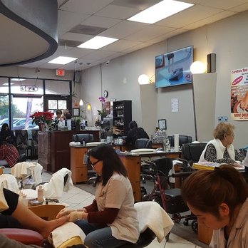 La Vie Nails & Spa - TV and Sitting Tables - Nail Salons Near Me - Santee, California La Vie Nails & Spa - TV and Sitting Tables - Nail Salons Near Me - Santee, California