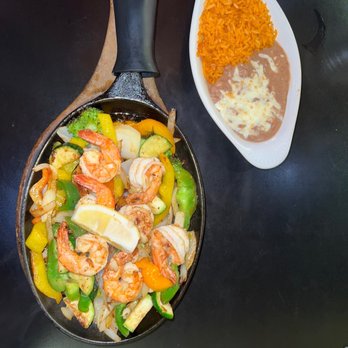Tlaquepaque Restaurant - Shrimp fajitas - Mexican Near Me - Placentia, California